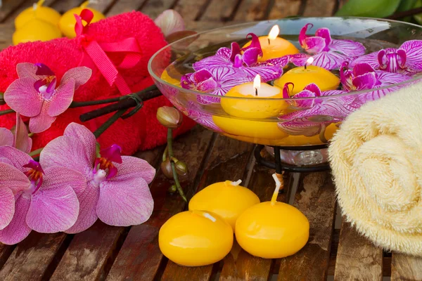Spa setting with candles — Stock Photo, Image