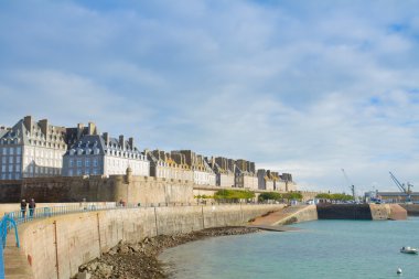 sahil şeridi içinde tarihi kent merkezine, saint malo, brittany, Fransa