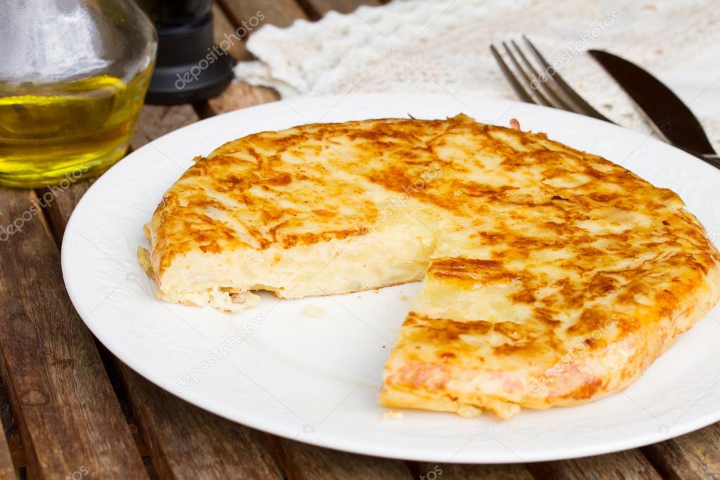 Tortilla spanish omelette — Stock Photo © Neirfys 21273409