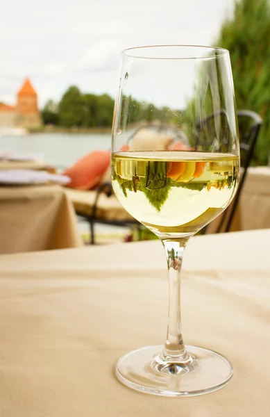 Glass of white wine — Stock Photo, Image