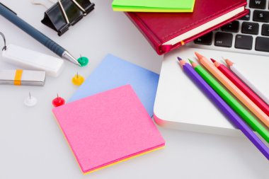 office suply ile dizüstü bilgisayar