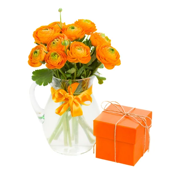Bouquet of ranunculus and gift box — Stock Photo, Image