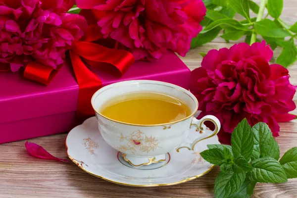 Mint cup of tea — Stock Photo, Image