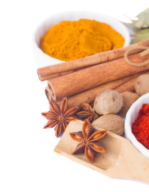 baharat yığını üzerinde beyaz kapatın