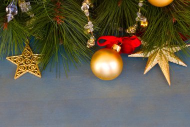 çam ağacı ile decorarions