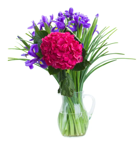 Hortensien und Iris Blumen Bouquet — Stockfoto