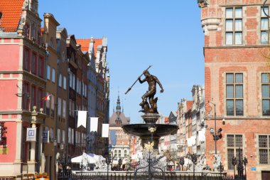 Neptün Çeşmesi'ne ve eski şehir gdansk