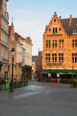 Pazar Meydanı, brugge Ortaçağ binaları