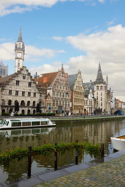 Graslei aterro na cidade velha, Ghent — Fotografia de Stock