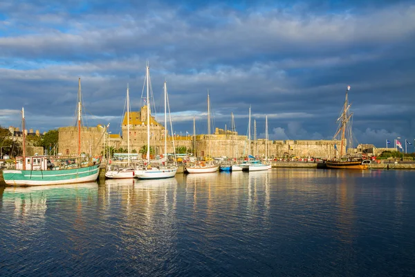 Port saint malo, Francja — Zdjęcie stockowe