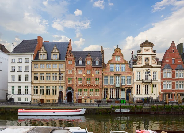 Történelmi graslei harbor embankment, Gent — Stock Fotó