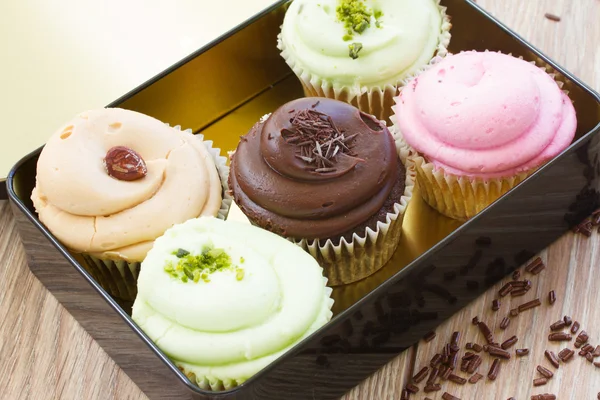 Cupcakes na caixa — Fotografia de Stock