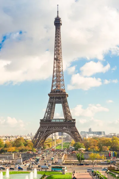 Eiffel Tower and Paris cityscape — Stock Photo, Image