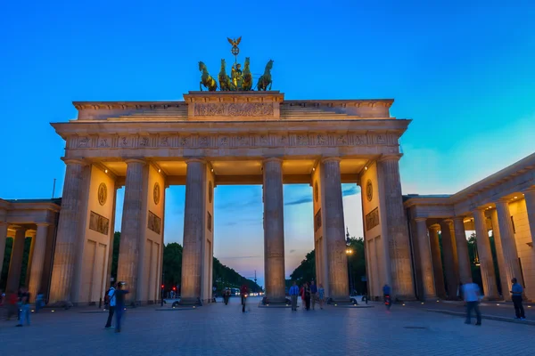 Brandenburg gate at night, Berlin — Stock Photo, Image