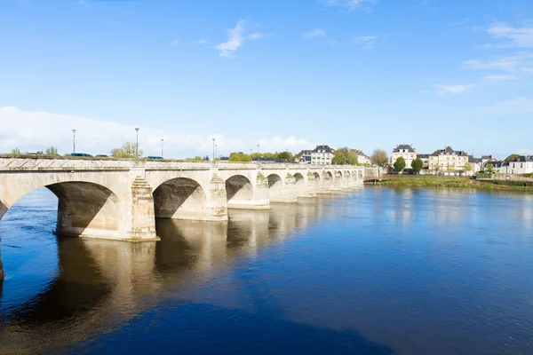 Puente romano en Saumur, Francia — Foto de Stock