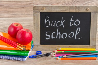 okula geri ile kara tahta