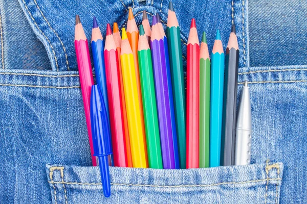 Набір різнокольорових олівців — стокове фото
