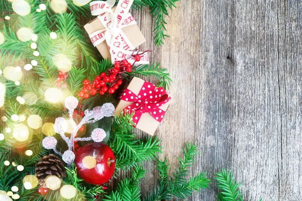 Weihnachtsgeschenk Und Zero Waste Konzept Weihnachtsgeschenkschachtel Rand Auf Holzgrund — Stockfoto