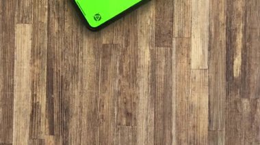 Telefonla hareket etmeyi kes, ankor ile yeşil ekran