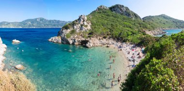 Yunanistan, Korfu 'daki Timoni plajı ve İyon denizi, panoramik çekim