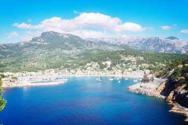 Yazın vahşi kıyı ve Mallorca 'nın güzel doğası.
