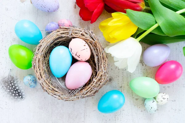 Scena di Pasqua con uova bianche — Foto Stock