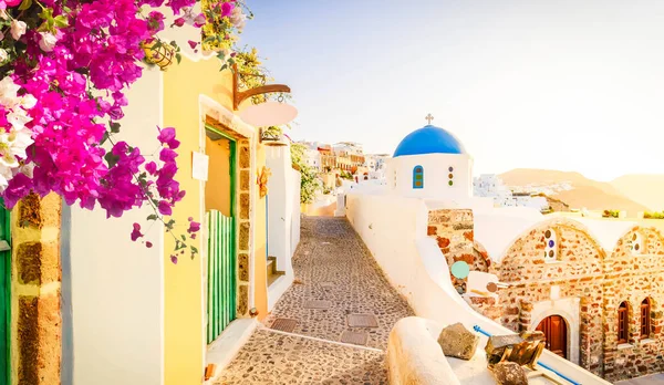 Oia, village grec traditionnel — Photo