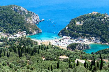 Yunanistan 'ın Korfu kentindeki Paleokastritsa plajı