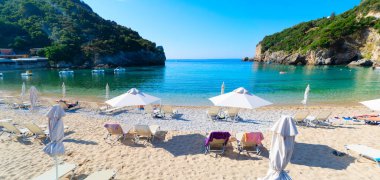 Yunanistan 'ın Korfu kentindeki Paleokastritsa plajı