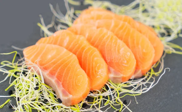 Sashimi schotel gemaakt van zalm — Stockfoto