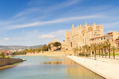 Palma de Majorca 'nın başkenti Mayorka, İspanya ve Balearic adalarındaki eski katedral ve dolgu.
