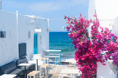 Naoussa beyaz caddesi