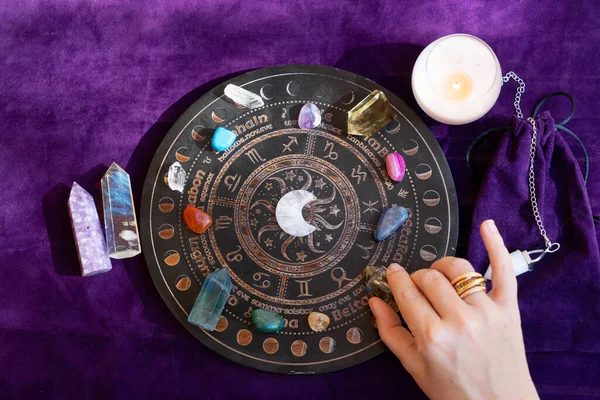 Pohled shora na astrologické ruce — Stock fotografie