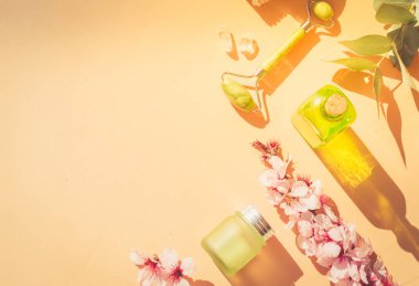 Gua sha, yüz masajı silindiri