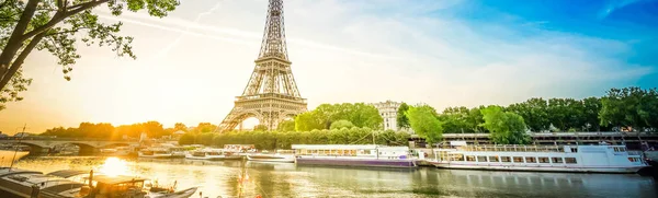 Eiffeltocht over de Seine — Stockfoto