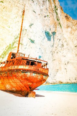 Paslı eski gemi yakın ile Navagio Shipwreak plaj, Zakinthos adası, Yunanistan