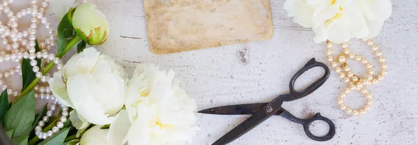 White Fresh Peony Flowers Vintage Flat Lay Wedding Frame — Stock Photo, Image