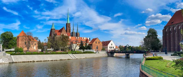 Híd és Tumski sziget, Wroclaw, Lengyelország — Stock Fotó