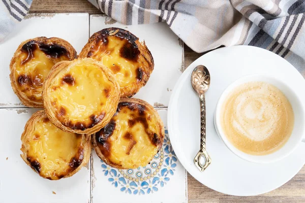 Pasteles Nata Traditionelle Portugiesische Süße Torte Mit Tasse Kaffee — Stockfoto