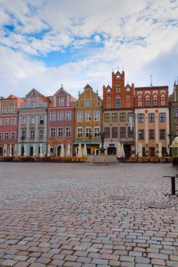 Poznan, Polonya Merkezi pazar meydanında Rönesans evler