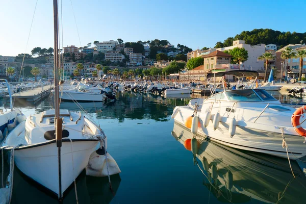 Kilátás Port Soller Kikötő Jachtokkal Nyári Vakáció Mallorca Sziget — Stock Fotó
