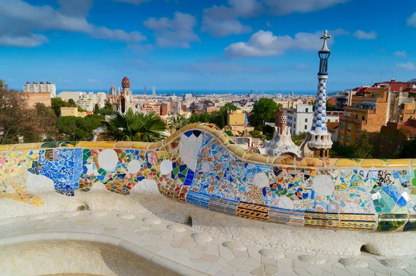 바르셀로나의 경관은 날에는 휴양지와 휴가를 수있다 스페인 바르셀로나의 공원의 — 스톡 사진