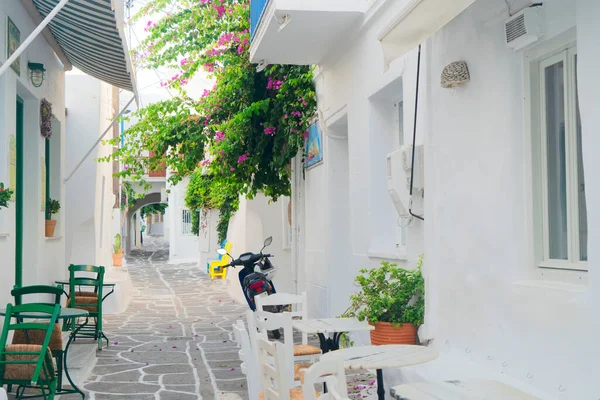 Naoussa Typická Bílá Úzká Ulička Malá Vesnice Ostrově Paros Řecko — Stock fotografie