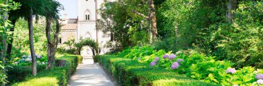 Ravello Köyü 'ne park et, İtalya' nın Amalfi Sahili, web pankartı