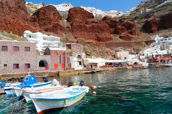 Puerto Bahía Amoudi Con Los Barcos Puerto Oia Santorini Grecia —  Fotos de Stock