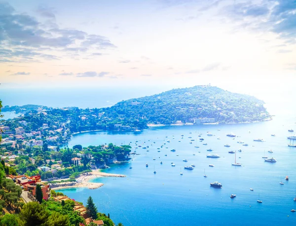 Cote dAzur, Riviera, Fransa 'dan Riviera sahili ve turşulu deniz suyu.