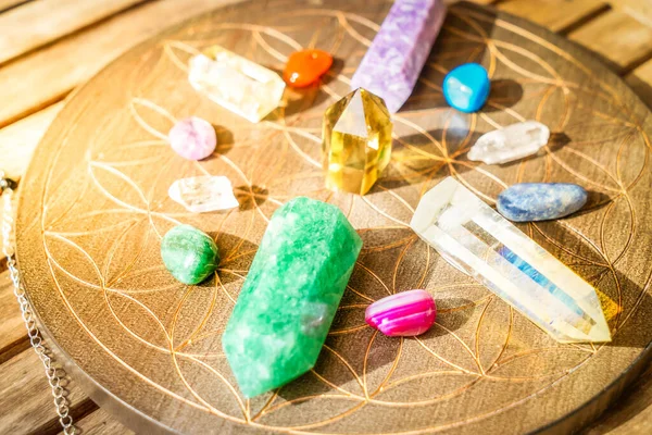 Gemstones Minerals Life Flower Chart Sinshine Magic Healing Rock Reiki — Foto Stock