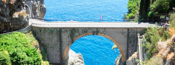 Célèbre Viaduc Routier Pittoresque Sur Mer Côte Amalfitaine Italie Bannière — Photo