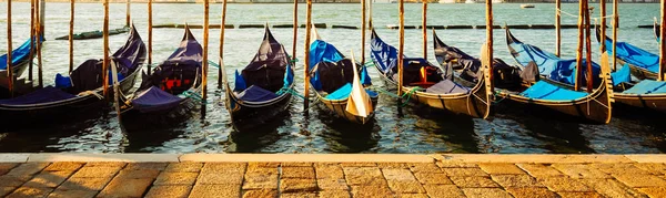 View San Giorgio Island Row Gondolas Embankment Venice Italy Web — Zdjęcie stockowe