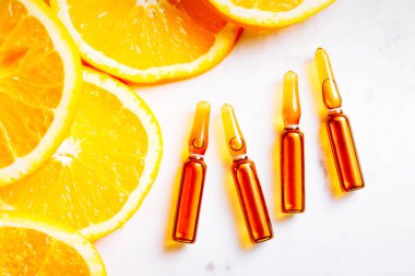 C vitamini, doğal tedavi konsantre turuncu meyveler dilim ile